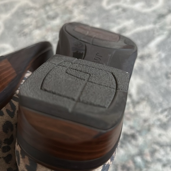 Women's Naot Helm Cheetah/Soft Brown Leather/Suede - Picture 10 of 12